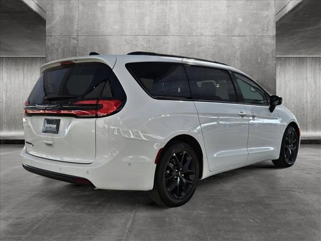 2024 Chrysler Pacifica Touring-L