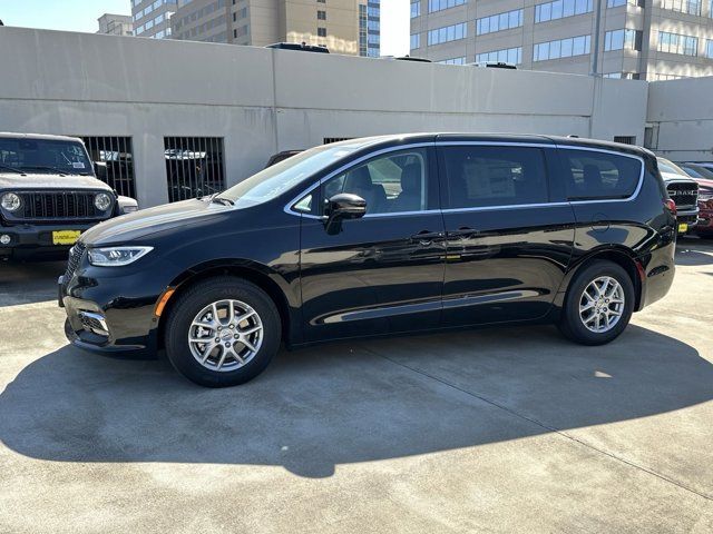 2024 Chrysler Pacifica Touring-L