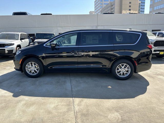 2024 Chrysler Pacifica Touring-L