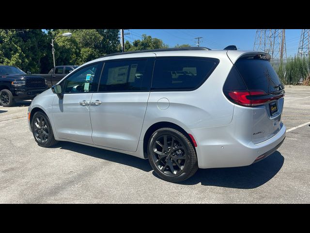 2024 Chrysler Pacifica Touring-L