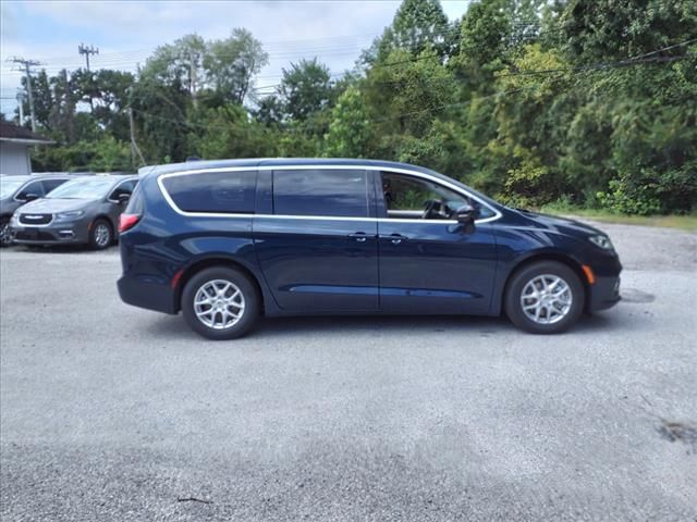 2024 Chrysler Pacifica Touring-L