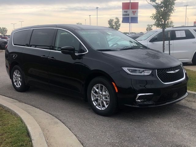 2024 Chrysler Pacifica Touring-L