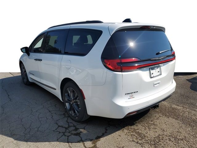 2024 Chrysler Pacifica Touring-L