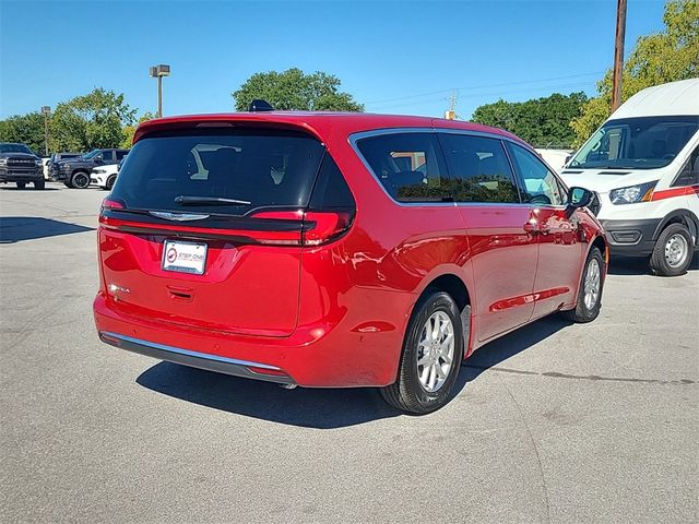 2024 Chrysler Pacifica Touring-L