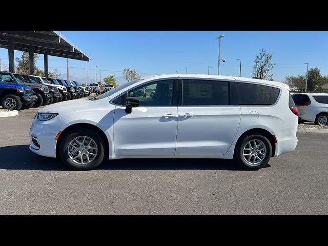 2024 Chrysler Pacifica Touring-L