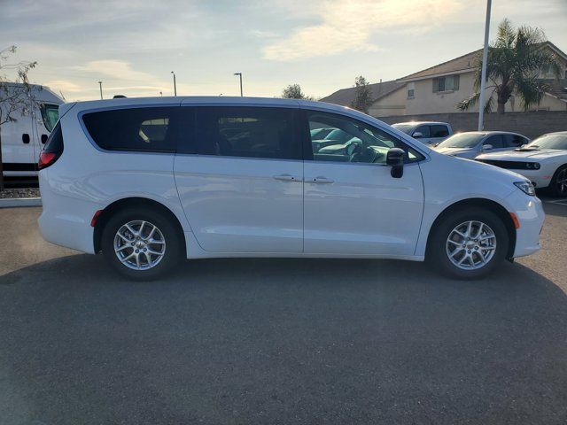 2024 Chrysler Pacifica Touring-L