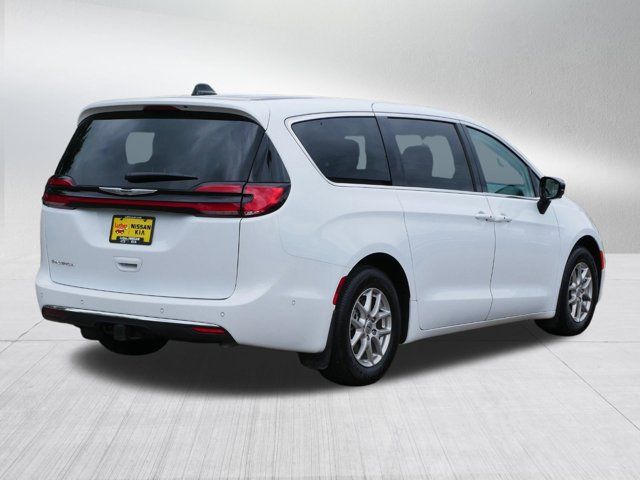 2024 Chrysler Pacifica Touring-L