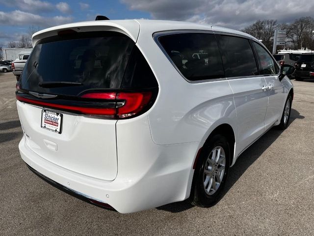 2024 Chrysler Pacifica Touring-L