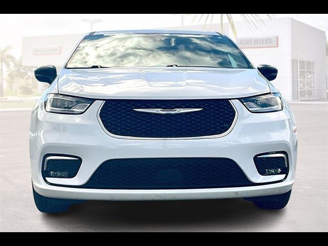 2024 Chrysler Pacifica Touring-L