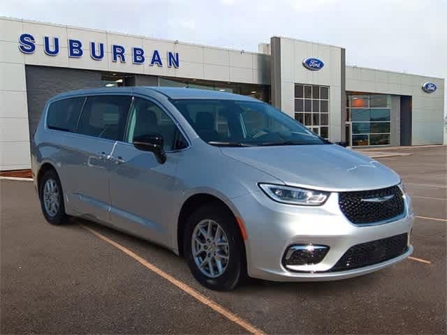 2024 Chrysler Pacifica Touring-L