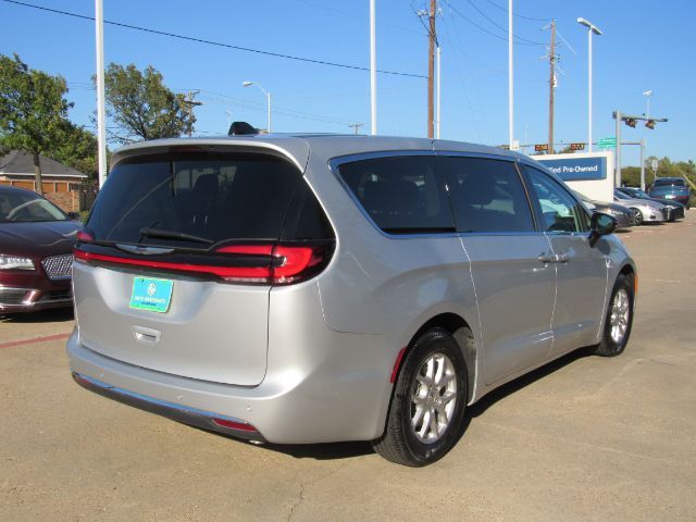 2024 Chrysler Pacifica Touring-L