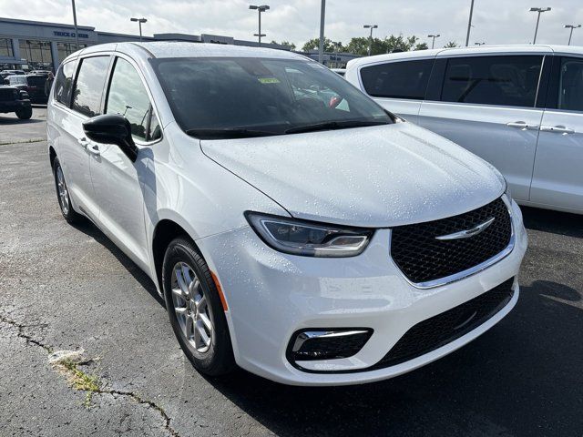 2024 Chrysler Pacifica Touring-L