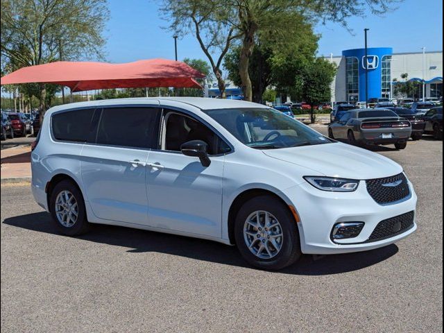 2024 Chrysler Pacifica Touring-L