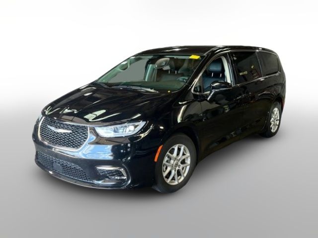 2024 Chrysler Pacifica Touring-L