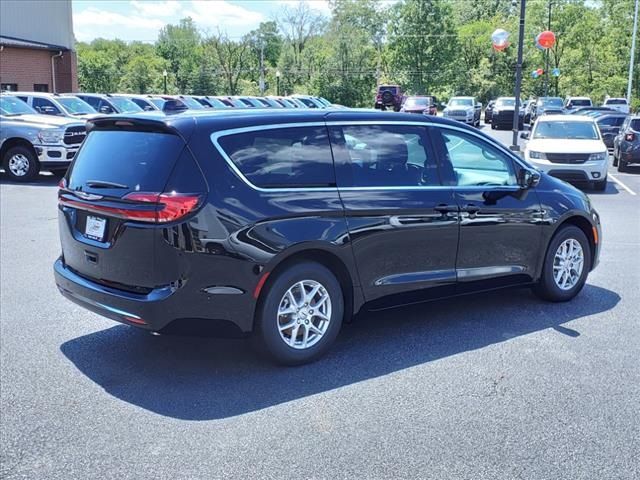 2024 Chrysler Pacifica Touring-L