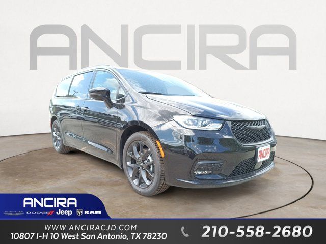 2024 Chrysler Pacifica Touring-L