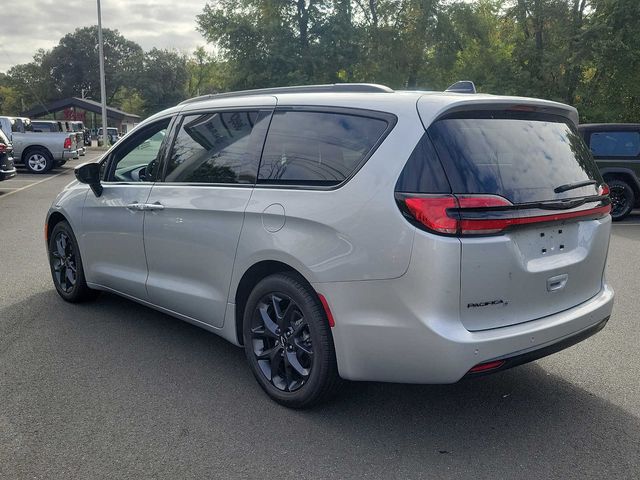 2024 Chrysler Pacifica Touring-L