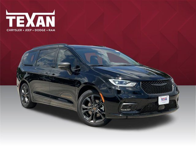 2024 Chrysler Pacifica Touring-L