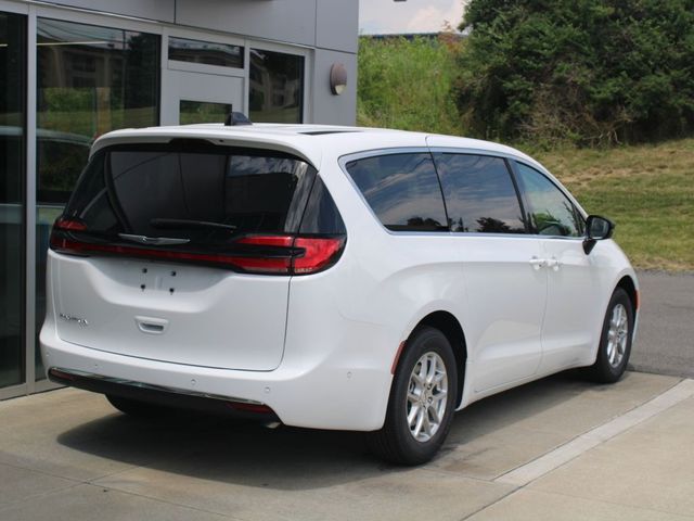 2024 Chrysler Pacifica Touring-L