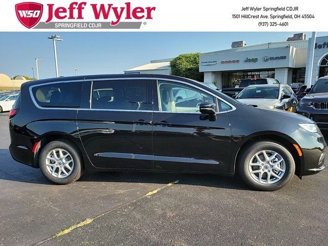 2024 Chrysler Pacifica Touring-L