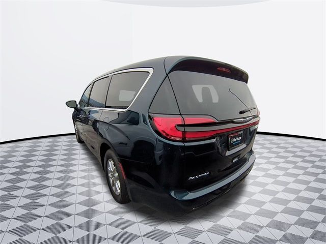 2024 Chrysler Pacifica Touring-L