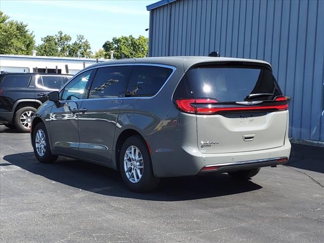 2024 Chrysler Pacifica Touring-L