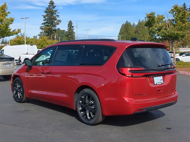 2024 Chrysler Pacifica Touring-L