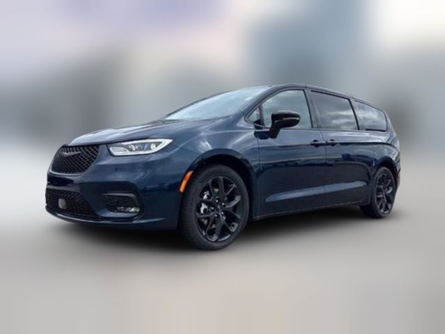 2024 Chrysler Pacifica Touring-L