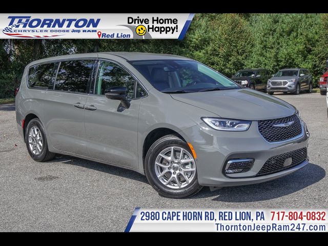 2024 Chrysler Pacifica Touring-L