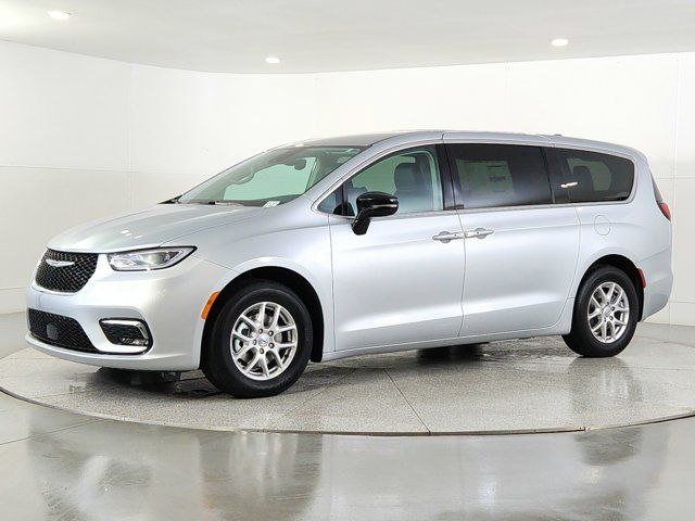 2024 Chrysler Pacifica Touring-L