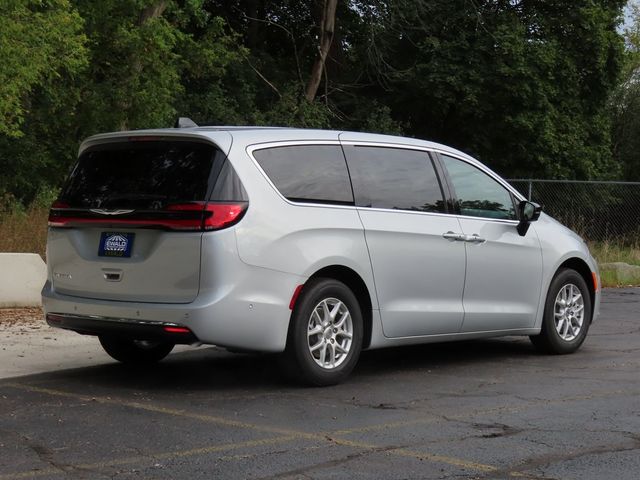 2024 Chrysler Pacifica Touring-L