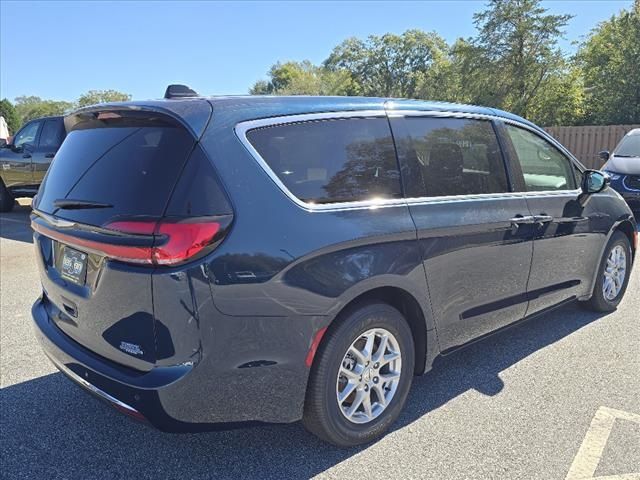 2024 Chrysler Pacifica Touring-L