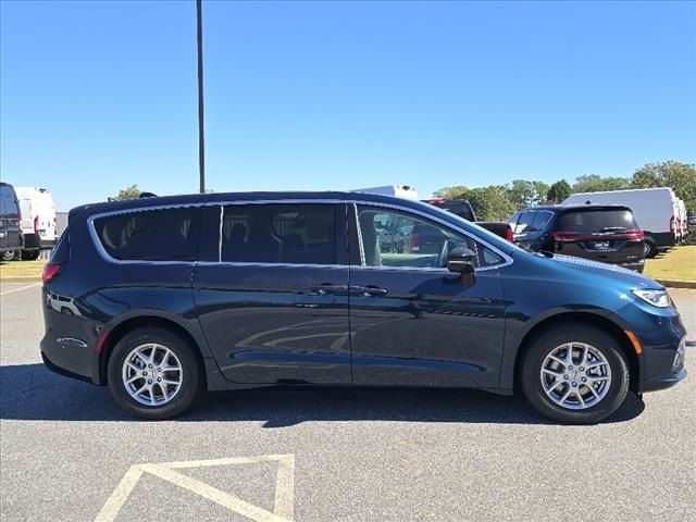 2024 Chrysler Pacifica Touring-L