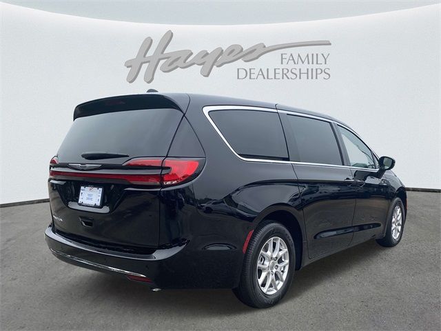 2024 Chrysler Pacifica Touring-L