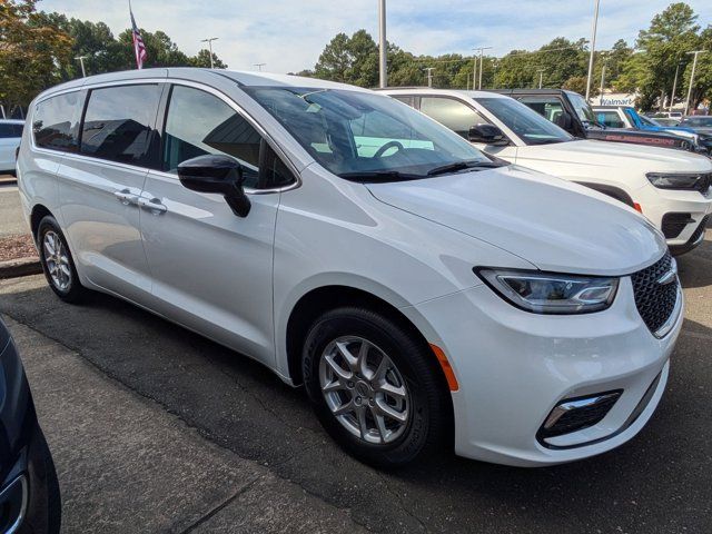 2024 Chrysler Pacifica Touring-L