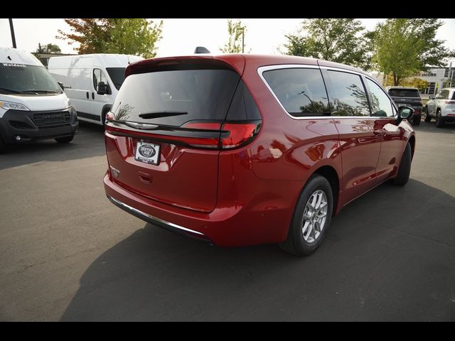 2024 Chrysler Pacifica Touring-L