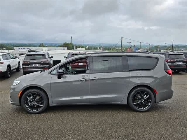 2024 Chrysler Pacifica Touring-L