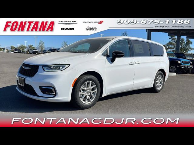 2024 Chrysler Pacifica Touring-L