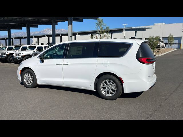 2024 Chrysler Pacifica Touring-L