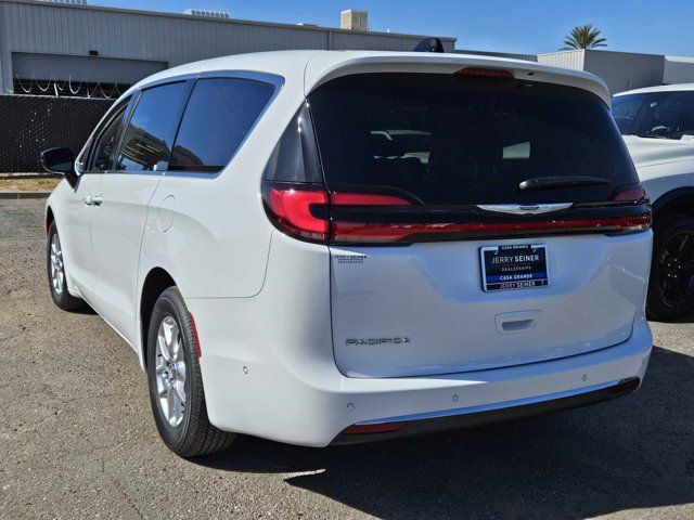 2024 Chrysler Pacifica Touring-L