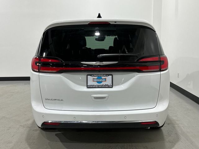 2024 Chrysler Pacifica Touring-L