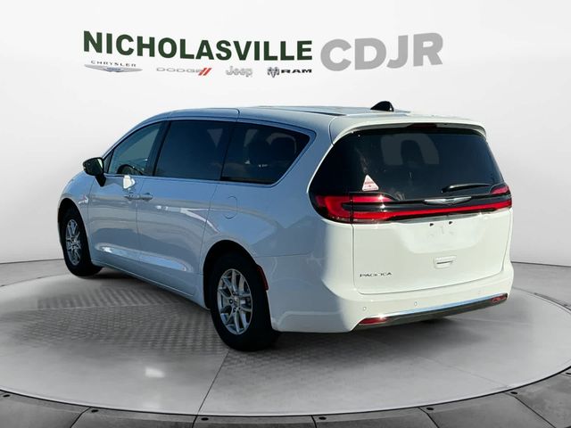 2024 Chrysler Pacifica Touring-L