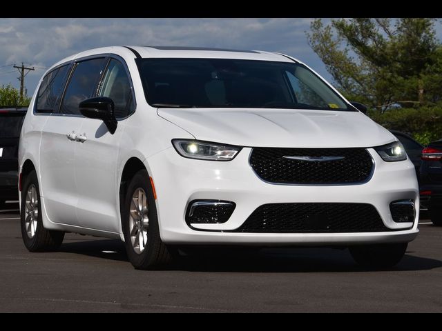 2024 Chrysler Pacifica Touring-L