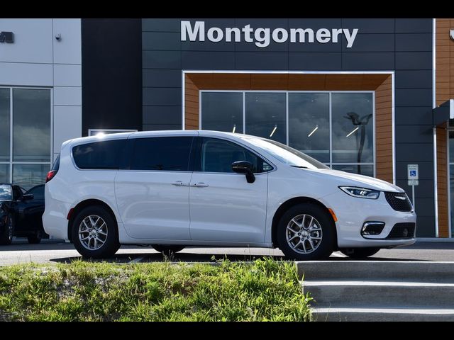 2024 Chrysler Pacifica Touring-L