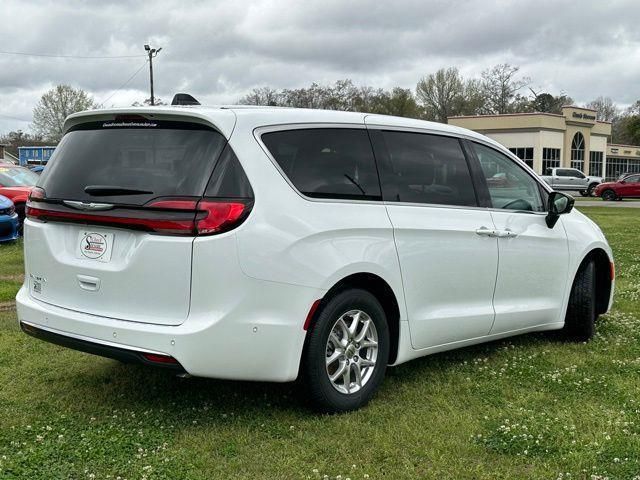 2024 Chrysler Pacifica Touring-L