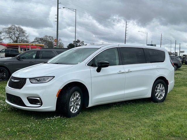 2024 Chrysler Pacifica Touring-L