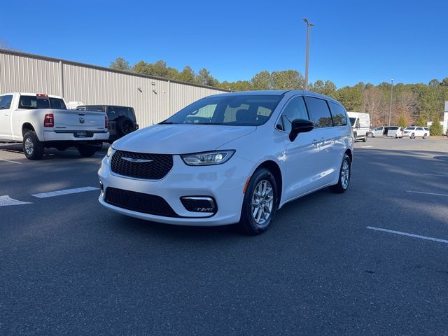 2024 Chrysler Pacifica Touring-L