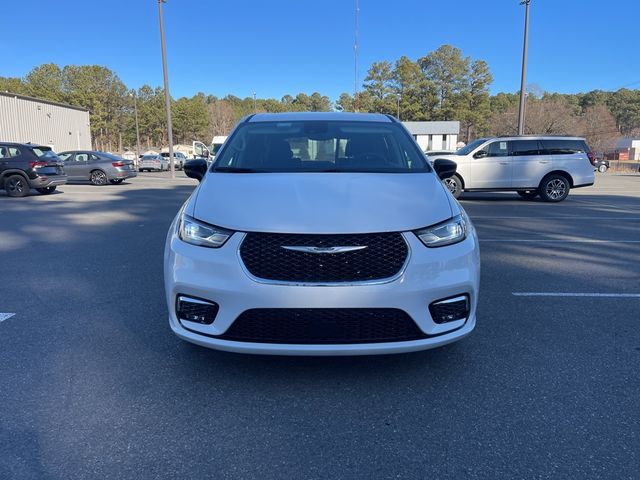 2024 Chrysler Pacifica Touring-L