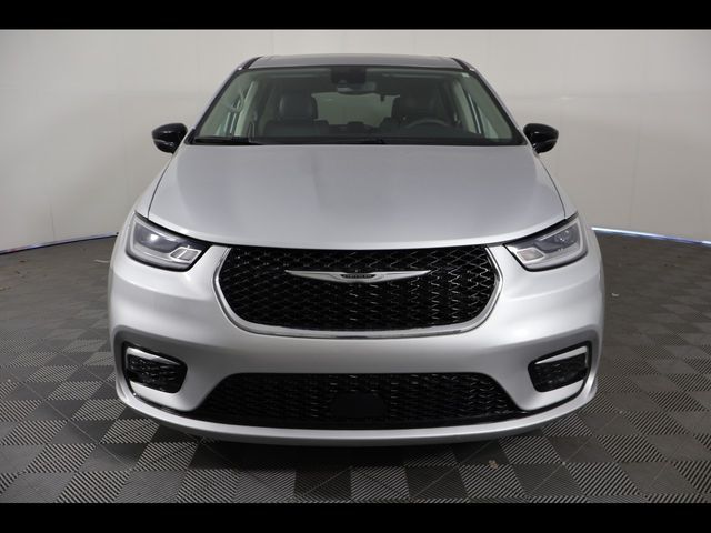 2024 Chrysler Pacifica Touring-L