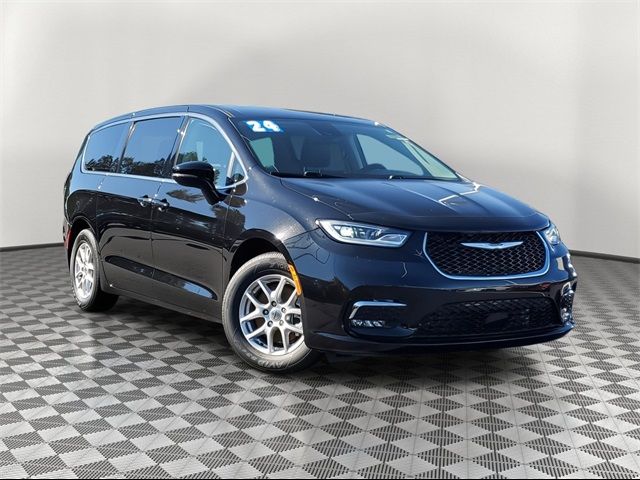 2024 Chrysler Pacifica Touring-L